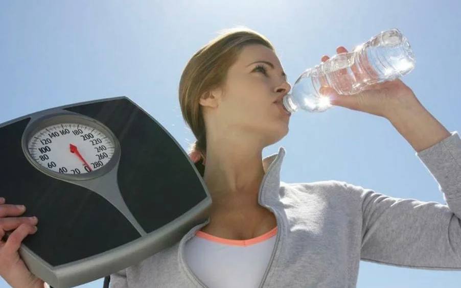 Японские ученые создали воду, которая помогает сжигать жир